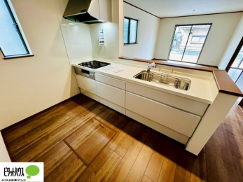 �L�b�`���@�{�H��ʐ^�@�V�z�Ȃ�ł͂̃s�J�s�J�̃L�b�`���͖����̂��������y�������Ă���܂��ˁB