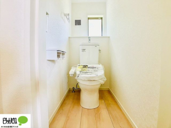 �g�C���@�{�H��ʐ^�@1�E2�K�E�H�V�����b�g�g�C�������B