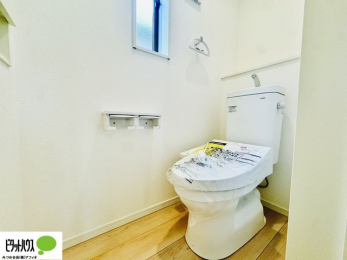 �g�C���@�{�H��ʐ^�@1�E2�K�E�H�V�����b�g�g�C�������B