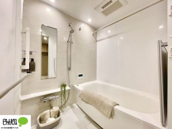 �����@�����������F���̗����ŁA1���̔��������������Ă��������B