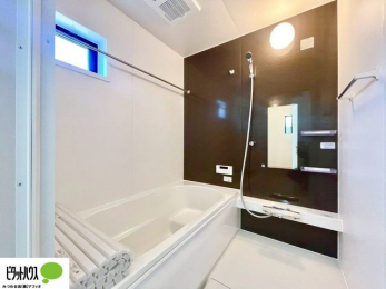 �����@�����������F���̗����ŁA1���̔��������������Ă��������B