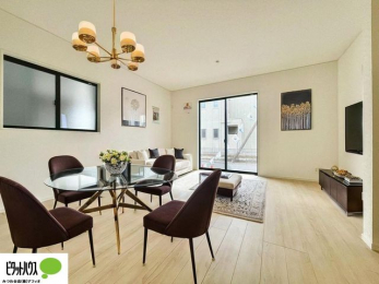 ���r���O�@�����ۂ̎����ʐ^��CG�ŉƋ��z�u�����C���[�W�ł���A���ۂƂ͑����قȂ�܂��B