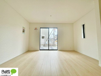 ���r���O�@�傫�ȑ�����ۓI�ȃ��r���O�́A�������邢��C�ɂ��Ă���܂��ˁB