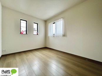 �q�������@�w�т̎��Ԃ��V�Ԏ��Ԃ���؂ɂł���q�ǂ������B�Ƌ�̔z�u�����₷���V���v���Ȑ݌v�ŁA�������K�Ɏg���܂��B