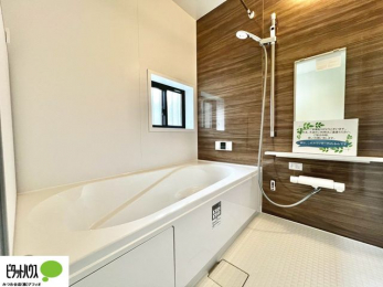 �����@�����̔�������Ă����o�X���[���͍L�X�������B�x���͂��q�l�ƈꏏ�ɗV�тȂ������܂��ˁB