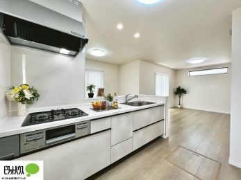 �L�b�`���@�V�z�Ȃ�ł͂̃s�J�s�J�̃L�b�`���͖����̂��������y�������Ă���܂��ˁB