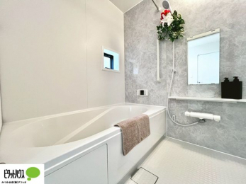 �����@�����̔�������Ă����o�X���[���͍L�X�������B�x���͂��q�l�ƈꏏ�ɗV�тȂ������܂��ˁB