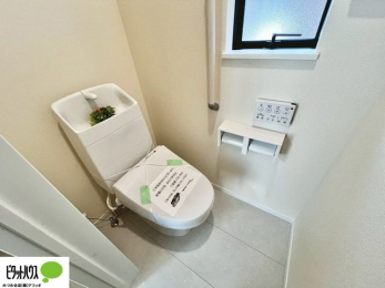 �g�C���@1�E2�K�E�H�V�����b�g�g�C�������B