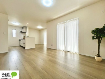 ���r���O�@�l�C�̑ΖʃL�b�`���ŉƑ��݂�Ȃ������ꏏ�B