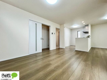 ���̑��@���r���O����̓L�b�`���ɂ���}�}��p�p��������̂ŁA���q�l���V�񂾂�x�񂾂���S���ĉ߂������Ƃ��ł��܂��B