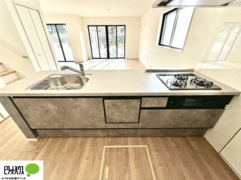 �L�b�`���@�Ƒ��Ƃ��b���Ȃ���y���������ł���J�E���^�[�L�b�`���B