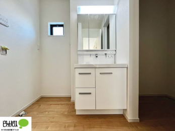 ���ʑ�E���ʏ��@�g���₷���V���v���Ȑ��ʉ��ϑ�B�����̎x�x�͂�������n�܂�܂��B