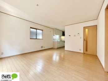 ���r���O�@���r���O����̓L�b�`���ɂ���}�}��p�p��������̂ŁA���q�l���V�񂾂�x�񂾂���S���ĉ߂������Ƃ��ł��܂��B