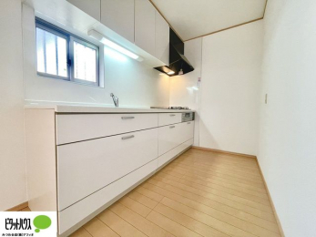 �L�b�`���@�Ɨ��^�̃L�b�`���́A�������̂ɂ������������Ɉڂ�Ȃ��̂ŁA�C�����킸�ɂ������ł��܂��B