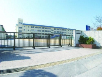 ���ӊ��@�s��s�����L�˒��w�Z �k��9���B 700m