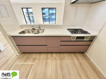 �L�b�`���@�{�H��ʐ^�@�V�z�Ȃ�ł͂̃s�J�s�J�̃L�b�`���͖����̂��������y�������Ă���܂��ˁB