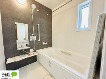 �����@�{�H��ʐ^�F1���̔�����������x���̓��͂��q�l�Ƃ̃R�~���j�P�[�V�����̏�Ƃ���