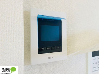 ���̑��@�{�H��ʐ^�F������Ԃ����S��TV���j�^�[�t���C���^�[�z��