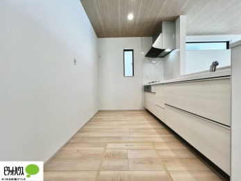 �L�b�`���@�{�H��ʐ^�@�V�z�Ȃ�ł͂̃s�J�s�J�̃L�b�`���͖����̂��������y�������Ă���܂��ˁB