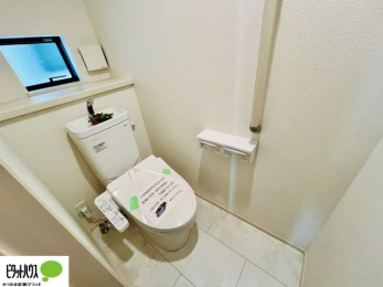 �g�C���@�{�H��ʐ^�@1�E2�K�E�H�V�����b�g�g�C�������B