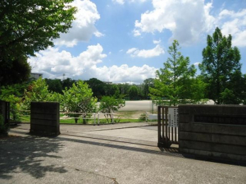 ���ӊ��@�s���s�L�H�����w�Z �k��11���B 810m