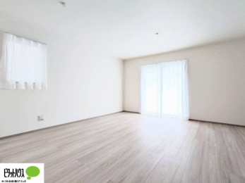 ���r���O�@�傫�ȑ�����ۓI�ȃ��r���O�́A�������邢��C�ɂ��Ă���܂��ˁB