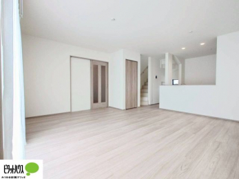 ���r���O�@�C���e���A�̉f����L�X�Ƃ������r���O