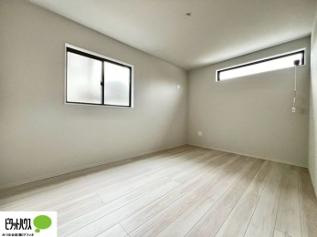 �Q���@����̏I���ɕv�w�ł������߂������Q���B�L���ɂ�Ƃ肪����A�Ƒ��̋C�z�������Ȃ������������x�߂���S�̃v���C�x�[�g��Ԃł��B