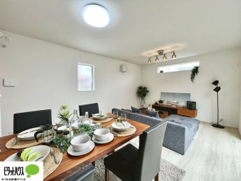 ���r���O�@�C���e���A�̉f����L�X�Ƃ������r���O