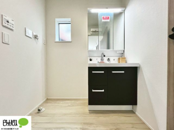 ���ʑ�E���ʏ��@�傫�ȋ��Ō��₷�����ʉ��ϑ�