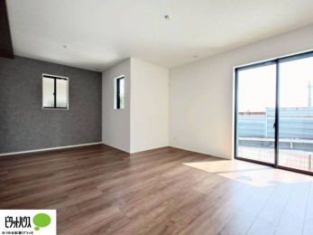 ���r���O�@�傫�ȑ�����ۓI�ȃ��r���O�́A�������邢��C�ɂ��Ă���܂��ˁB