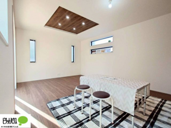 ���r���O�@�܏�V��ŊJ���I�ȋ�Ԃ�