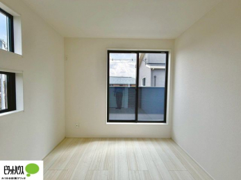 ���[�@�傫�ȑ����疾�邢�z�˂�������܂��B