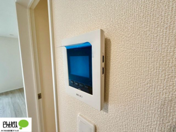 ���̑��@������Ԃ����S��TV���j�^�[�t���C���^�[�z��