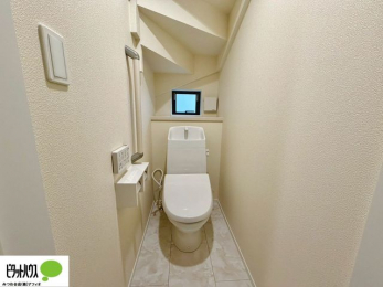 �g�C���@1�E2�K�E�H�V�����b�g�g�C�������B