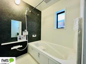 �����@�{�H��ʐ^�F1���̔�����������x���̓��͂��q�l�Ƃ̃R�~���j�P�[�V�����̏�Ƃ���