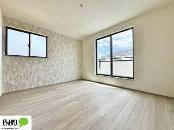 �Q���@����̏I���ɕv�w�ł������߂������Q���B�L���ɂ�Ƃ肪����A�Ƒ��̋C�z�������Ȃ������������x�߂���S�̃v���C�x�[�g��Ԃł��B