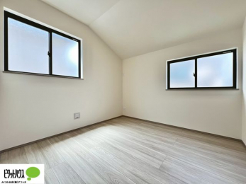 �q�������@�w�т̎��Ԃ��V�Ԏ��Ԃ���؂ɂł���q�ǂ������B�Ƌ�̔z�u�����₷���V���v���Ȑ݌v�ŁA�������K�Ɏg���܂��B