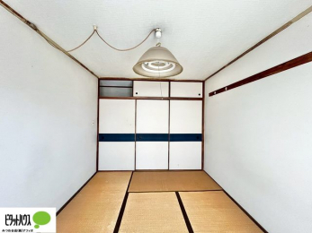 ���ց@�a���ɂ��鉟����͗��q�p�̕z�c��G�߂̕z�c����������ۊǂł��܂��B