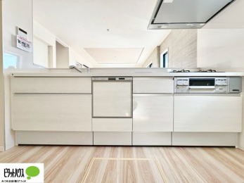 �L�b�`���@�{�H��ʐ^�F�V�z�Ȃ�ł͂̃s�J�s�J�̃L�b�`���͖����̂��������y�������Ă���܂��ˁB