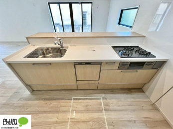 �L�b�`���@�{�H��ʐ^�@�V�z�Ȃ�ł͂̃s�J�s�J�̃L�b�`���͖����̂��������y�������Ă���܂��ˁB