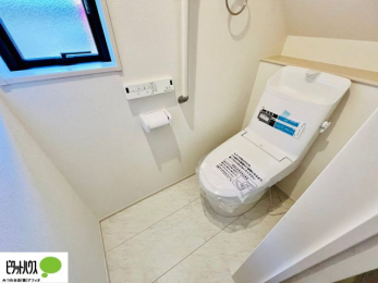 �g�C���@�{�H��ʐ^�@1�E2�K�E�H�V�����b�g�g�C�������B