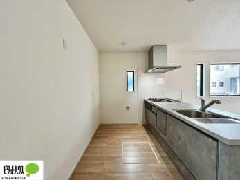 �L�b�`���@�V�z�Ȃ�ł͂̃s�J�s�J�̃L�b�`���͖����̂��������y�������Ă���܂��ˁB