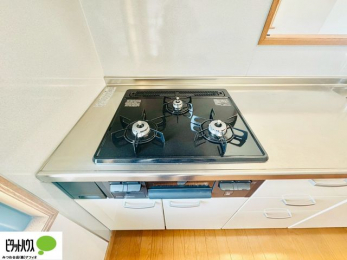 �L�b�`���@�R�����͊�����3���B�O�����@�\�t���œ����������\�Ȃ̂ŁA�����I�ɂ��������o���܂��B���ʂ̏��Ȃ��f�U�C���Ȃ̂ŁA���������y�X�B