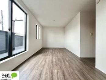 �Q���@����̏I���ɕv�w�ł������߂������Q���B�L���ɂ�Ƃ肪����A�Ƒ��̋C�z�������Ȃ������������x�߂���S�̃v���C�x�[�g��Ԃł��B