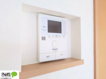 ���̑��@������Ԃ����S��TV���j�^�[�t���C���^�[�z��