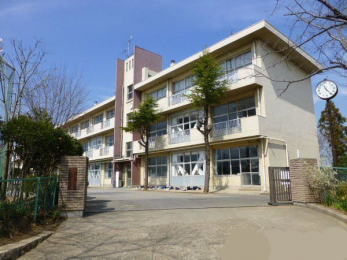 ���ӊ��@��t�s�����䐼���w�Z �k��7���B 550m