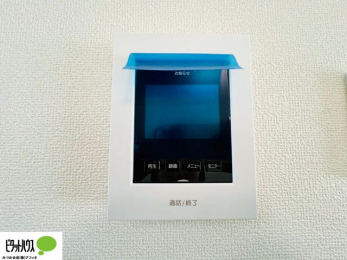 ���̑��@�{�H��ʐ^�@������Ԃ����S��TV���j�^�[�t���C���^�[�z��