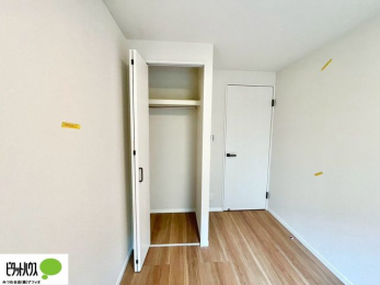 �@���ꂼ��̂������Ɏ��[�X�y�[�X������̂Ńv���C�x�[�g�ȉו����g�߂ɒu�����Ƃ��ł��܂��B