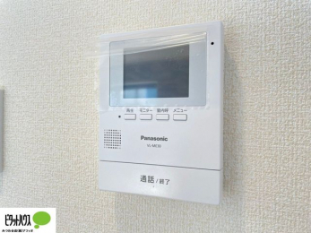 ���̑��@�{�H��ʐ^�@������Ԃ����S��TV���j�^�[�t���C���^�[�z��